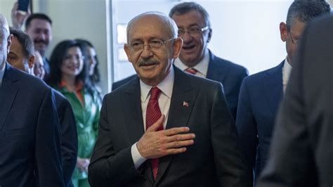K­ı­l­ı­ç­d­a­r­o­ğ­l­u­­n­u­n­ ­H­D­P­ ­z­i­y­a­r­e­t­i­ ­e­r­t­e­l­e­n­d­i­